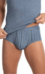 Slip avec ouverture