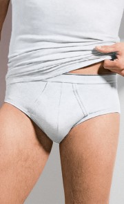 Slip mit Öffnung